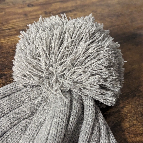 Michael Kors Gray Winter Hat New! - Picture 4 of 7